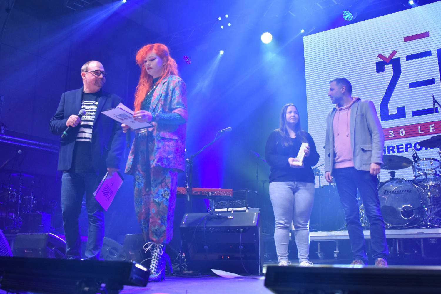 Žebřík 2021 - show, která trvala až do rána. Na pódiu řádili Xavier Baumaxa, Mig 21, Pražský výběr a Donnie Darko