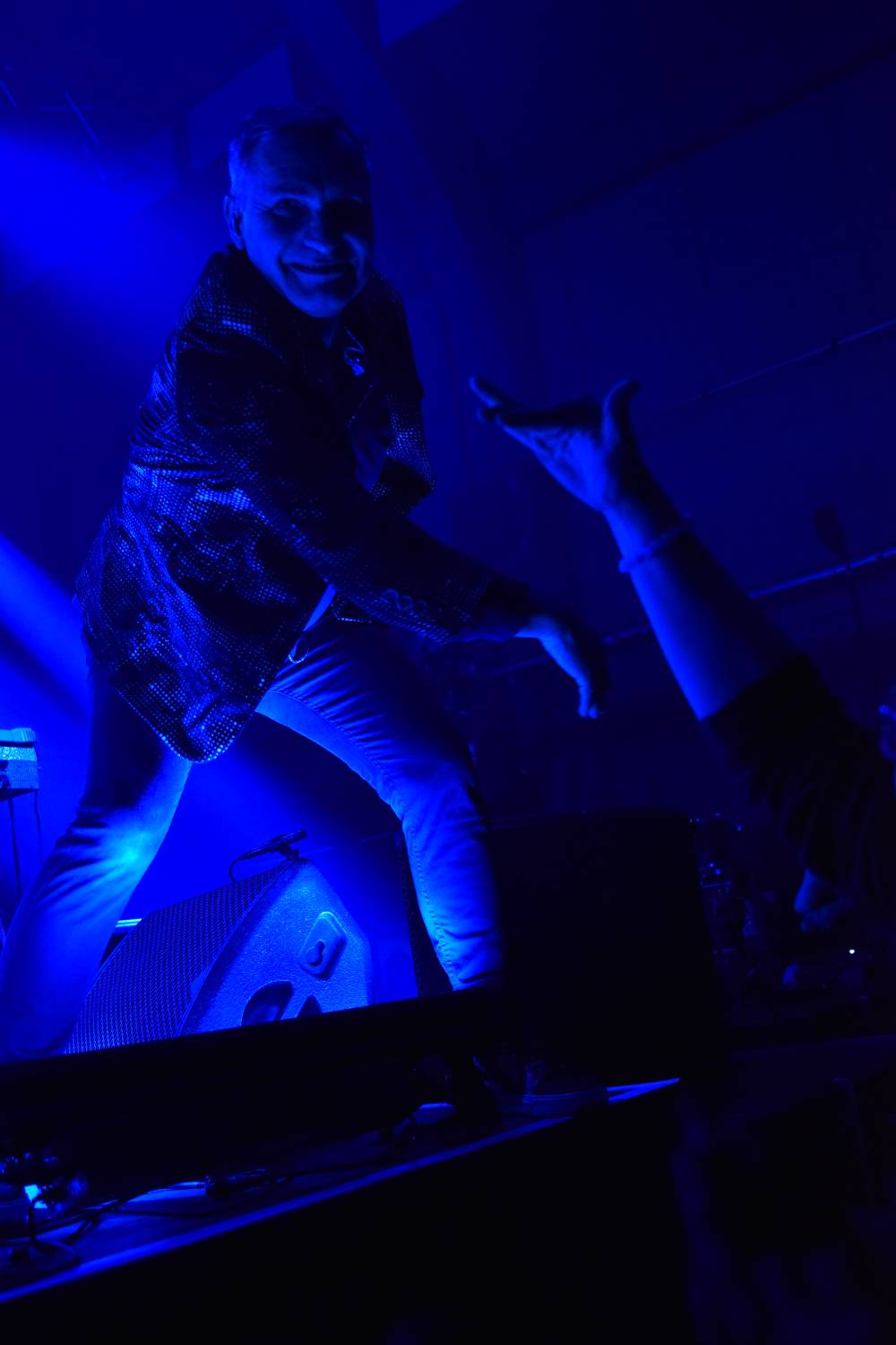 Žebřík 2021 - show, která trvala až do rána. Na pódiu řádili Xavier Baumaxa, Mig 21, Pražský výběr a Donnie Darko