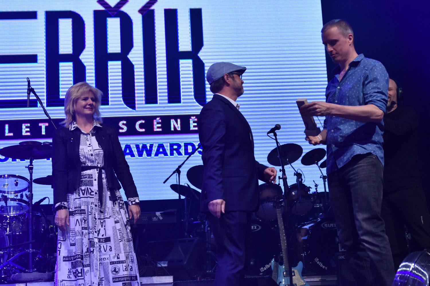 Žebřík 2021 - show, která trvala až do rána. Na pódiu řádili Xavier Baumaxa, Mig 21, Pražský výběr a Donnie Darko