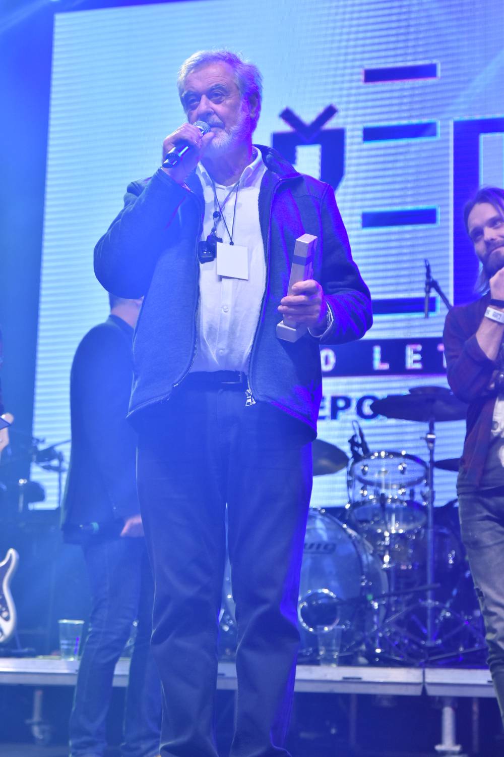 Žebřík 2021 - show, která trvala až do rána. Na pódiu řádili Xavier Baumaxa, Mig 21, Pražský výběr a Donnie Darko