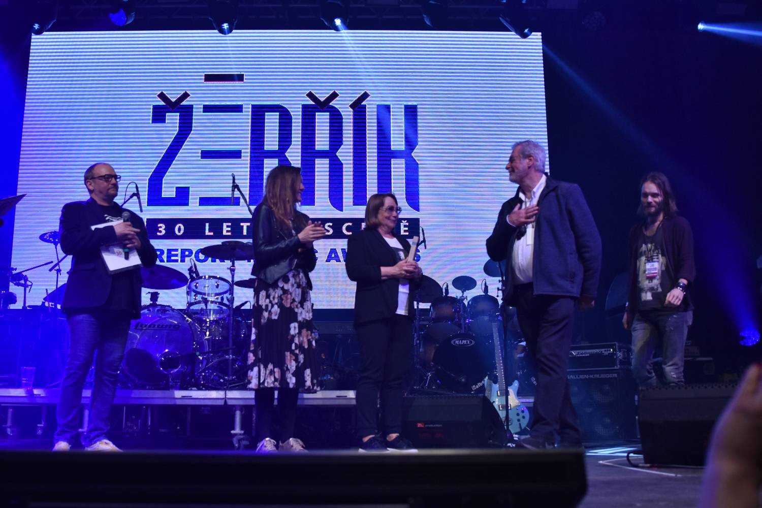 Žebřík 2021 - show, která trvala až do rána. Na pódiu řádili Xavier Baumaxa, Mig 21, Pražský výběr a Donnie Darko