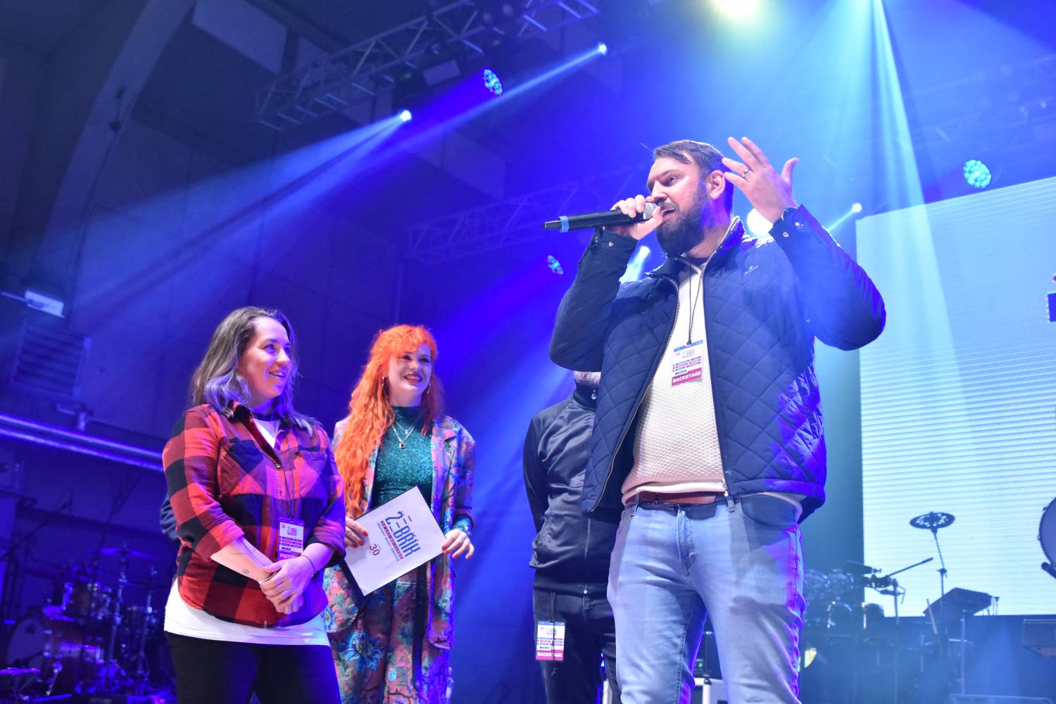 Žebřík 2021 - show, která trvala až do rána. Na pódiu řádili Xavier Baumaxa, Mig 21, Pražský výběr a Donnie Darko