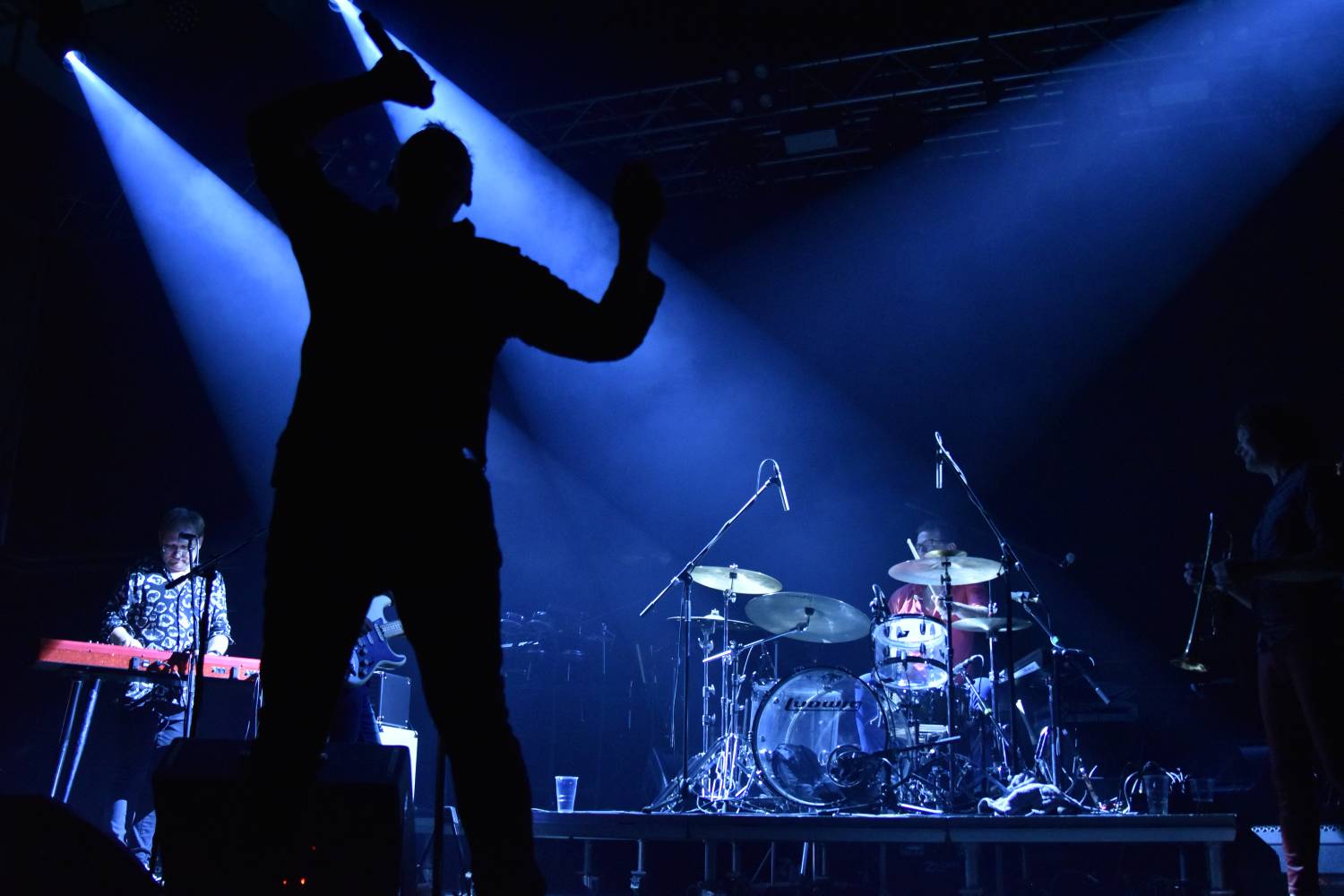 Žebřík 2021 - show, která trvala až do rána. Na pódiu řádili Xavier Baumaxa, Mig 21, Pražský výběr a Donnie Darko