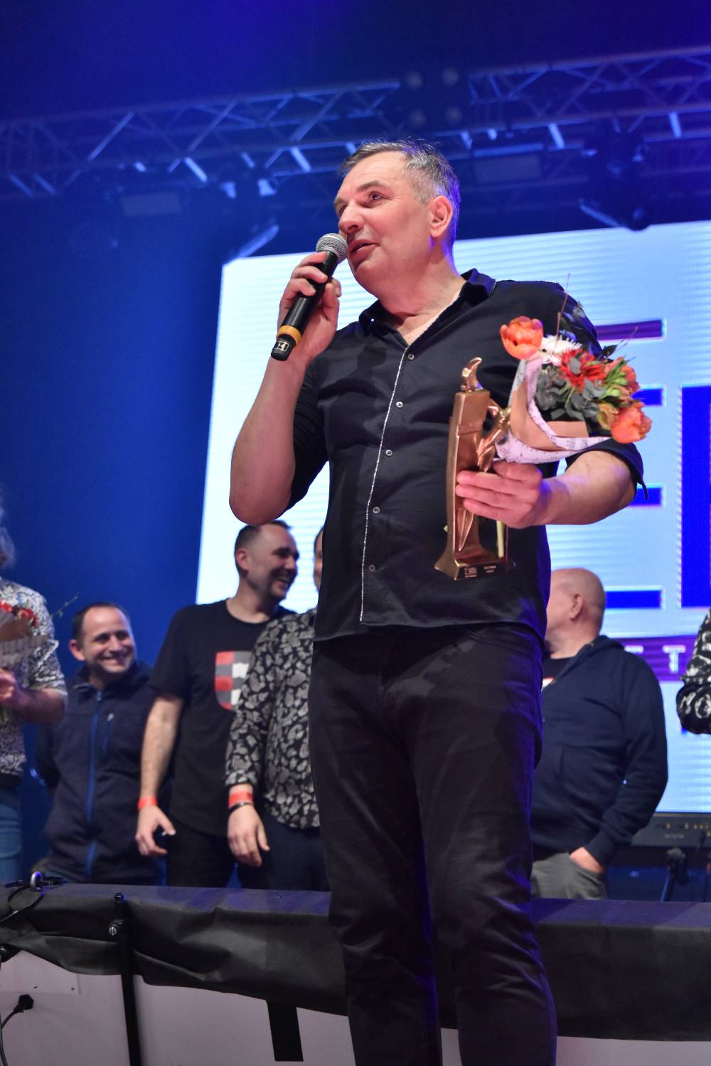 Žebřík 2021 - show, která trvala až do rána. Na pódiu řádili Xavier Baumaxa, Mig 21, Pražský výběr a Donnie Darko