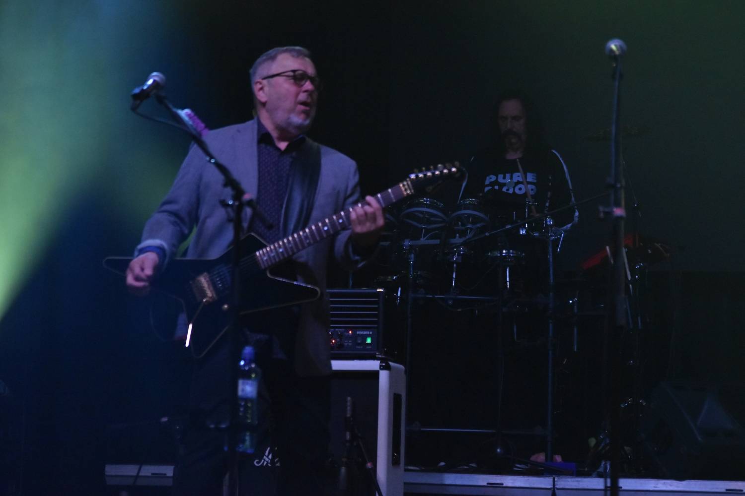 Žebřík 2021 - show, která trvala až do rána. Na pódiu řádili Xavier Baumaxa, Mig 21, Pražský výběr a Donnie Darko