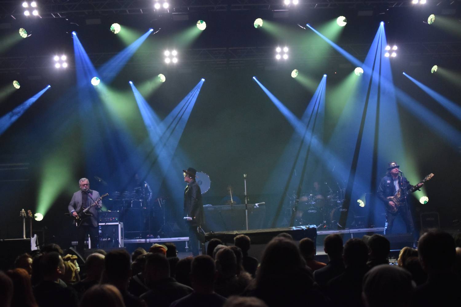 Žebřík 2021 - show, která trvala až do rána. Na pódiu řádili Xavier Baumaxa, Mig 21, Pražský výběr a Donnie Darko