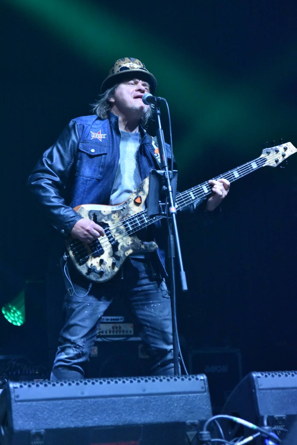 Žebřík 2021 - show, která trvala až do rána. Na pódiu řádili Xavier Baumaxa, Mig 21, Pražský výběr a Donnie Darko