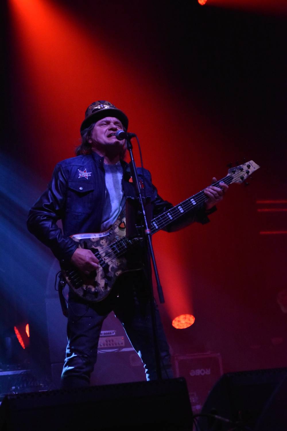 Žebřík 2021 - show, která trvala až do rána. Na pódiu řádili Xavier Baumaxa, Mig 21, Pražský výběr a Donnie Darko