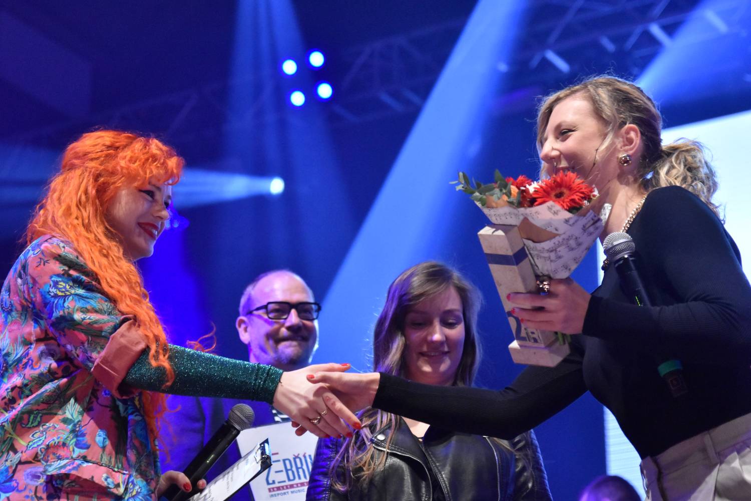 Žebřík 2021 - show, která trvala až do rána. Na pódiu řádili Xavier Baumaxa, Mig 21, Pražský výběr a Donnie Darko