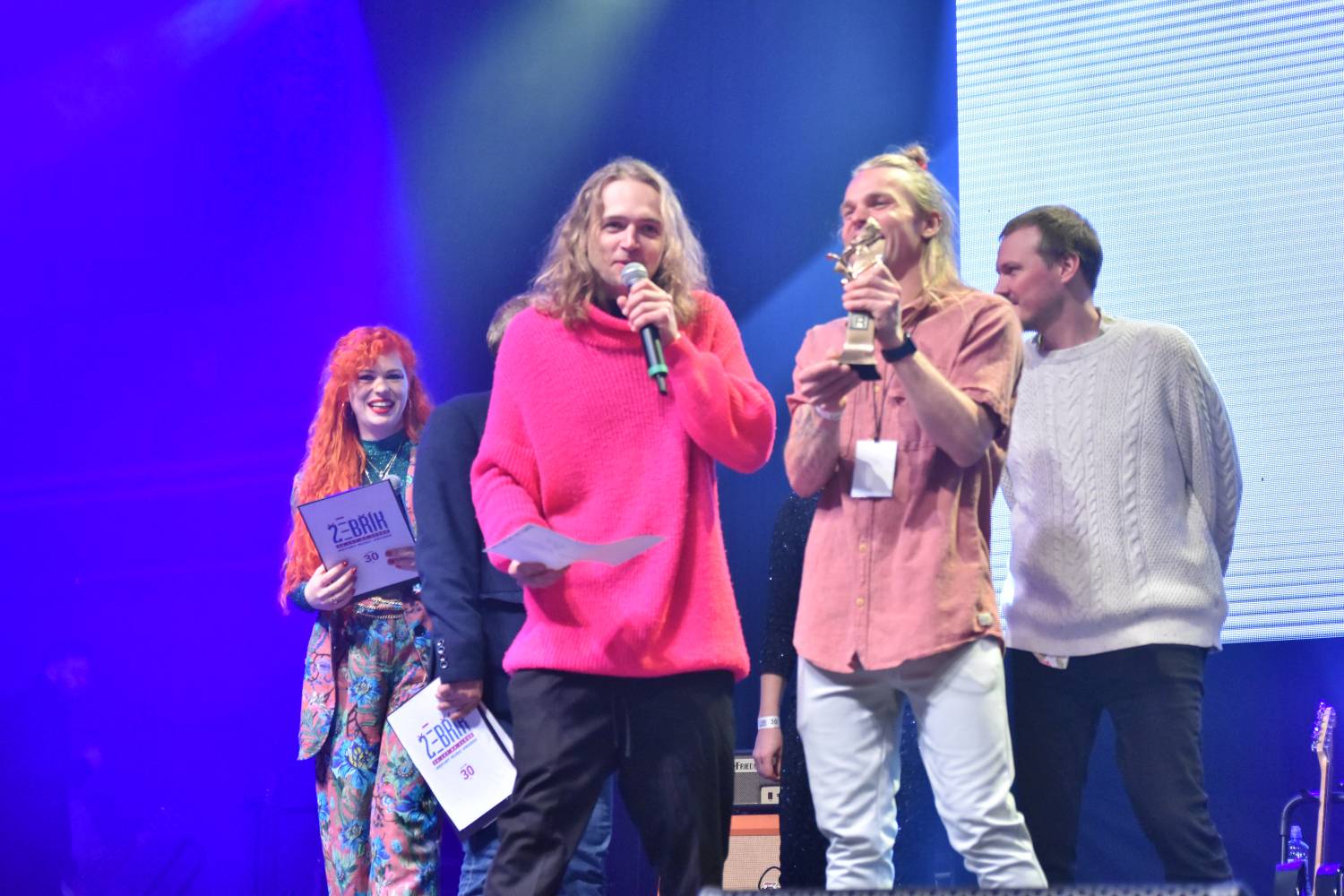 Žebřík 2021 - show, která trvala až do rána. Na pódiu řádili Xavier Baumaxa, Mig 21, Pražský výběr a Donnie Darko