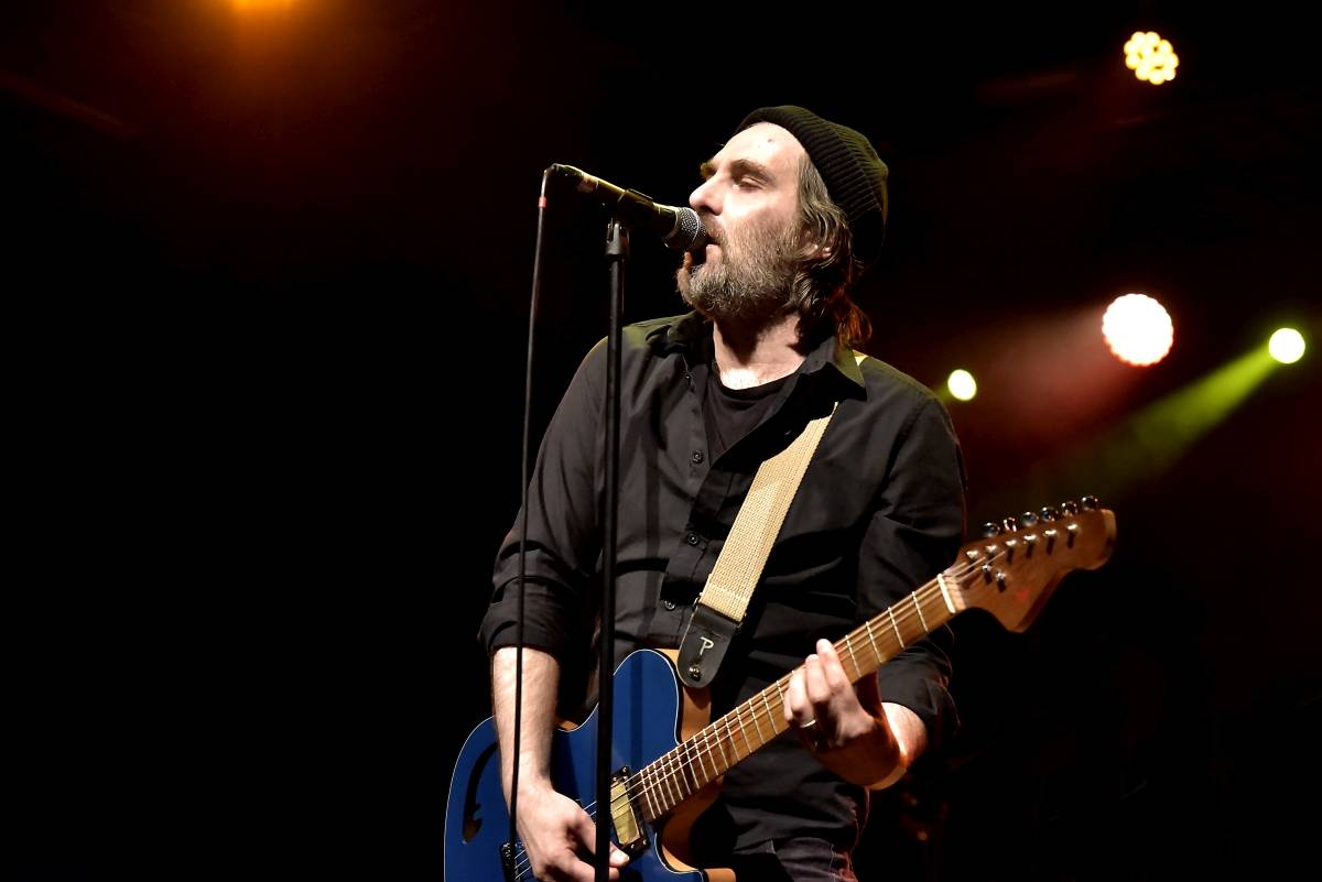 Pražská MeetFactory přivítala Red Bird Festival na podporu Ukrajiny, zahráli Jan Fic, Květy i Jakub König