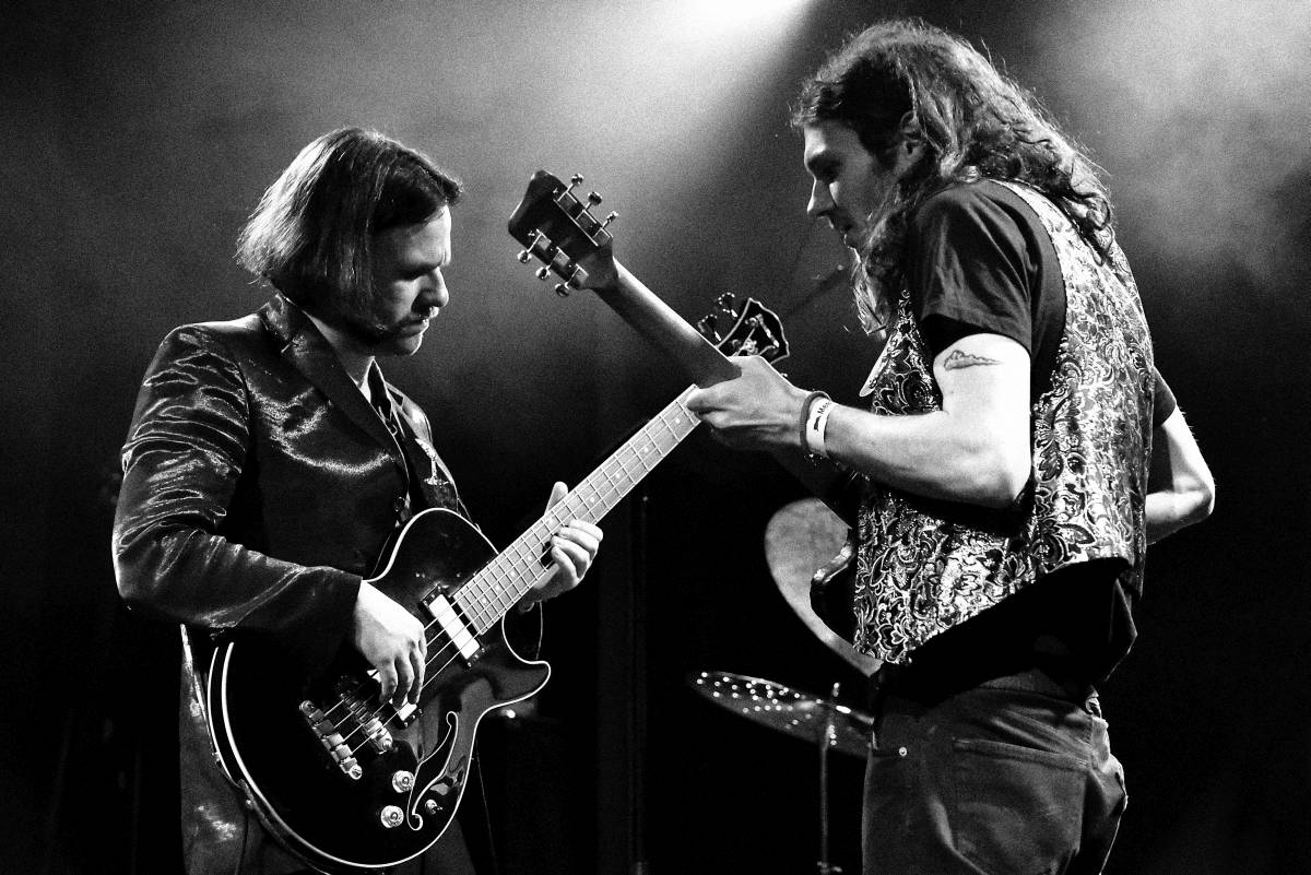 Pražská MeetFactory přivítala Red Bird Festival na podporu Ukrajiny, zahráli Jan Fic, Květy i Jakub König