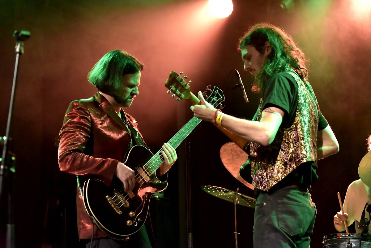 Pražská MeetFactory přivítala Red Bird Festival na podporu Ukrajiny, zahráli Jan Fic, Květy i Jakub König