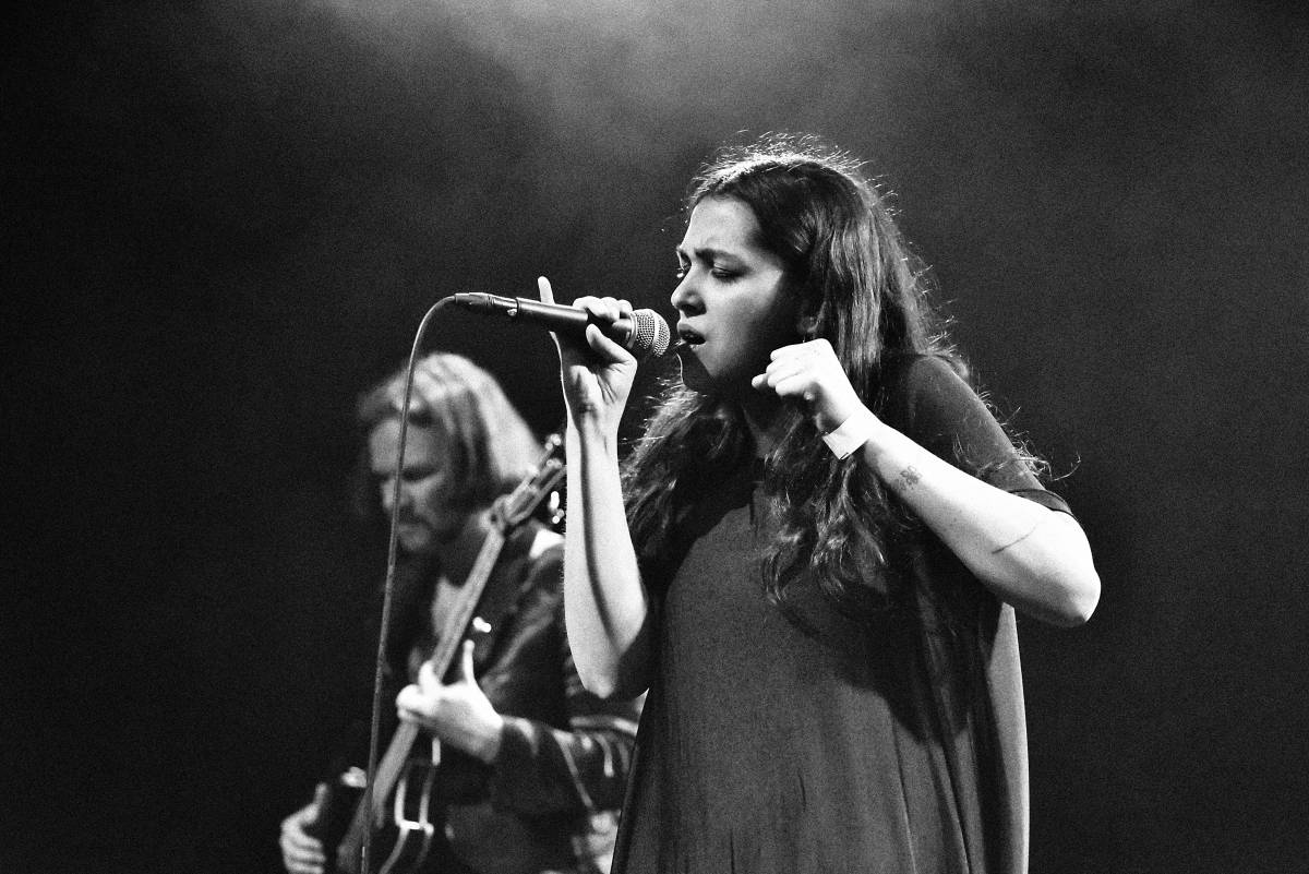 Pražská MeetFactory přivítala Red Bird Festival na podporu Ukrajiny, zahráli Jan Fic, Květy i Jakub König