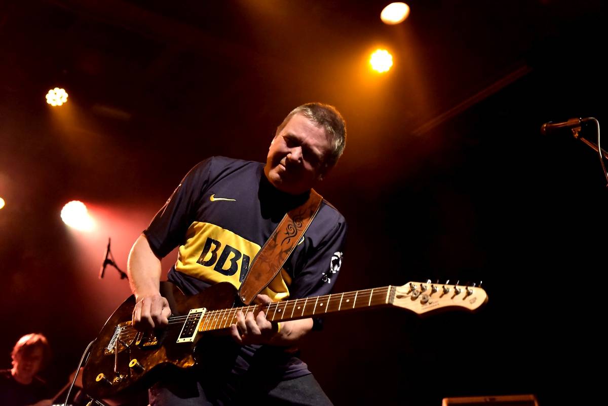 Pražská MeetFactory přivítala Red Bird Festival na podporu Ukrajiny, zahráli Jan Fic, Květy i Jakub König