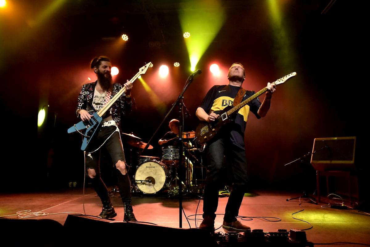 Pražská MeetFactory přivítala Red Bird Festival na podporu Ukrajiny, zahráli Jan Fic, Květy i Jakub König