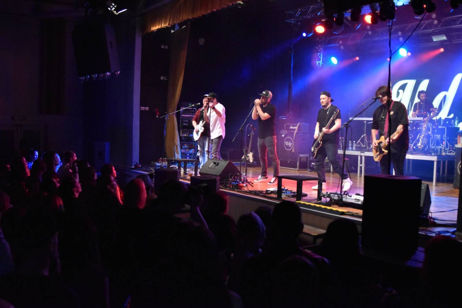 UDG připluli se svým Přístavem do Plzně, na palubu s sebou vzali Robina Mooda