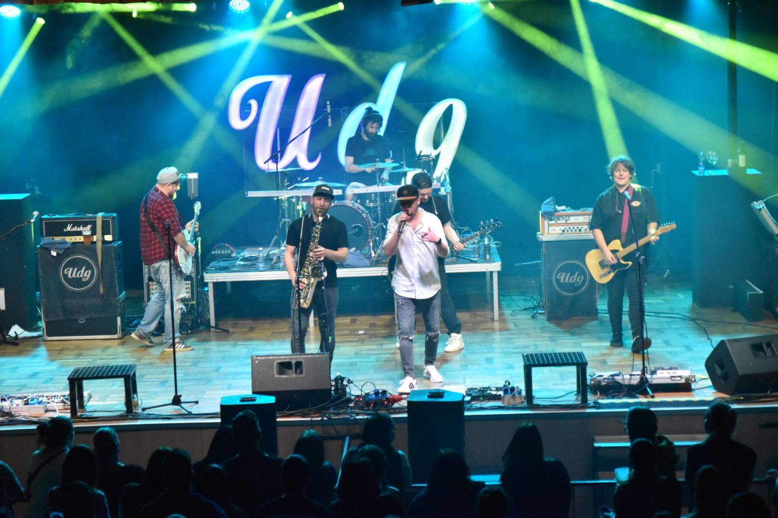 UDG připluli se svým Přístavem do Plzně, na palubu s sebou vzali Robina Mooda