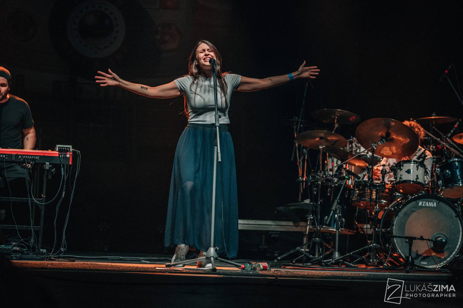 Ještě jednu noc. Kapela Jelen ovládla O2 universum, večer otevřela Kateřina Marie Tichá s Bandjeez