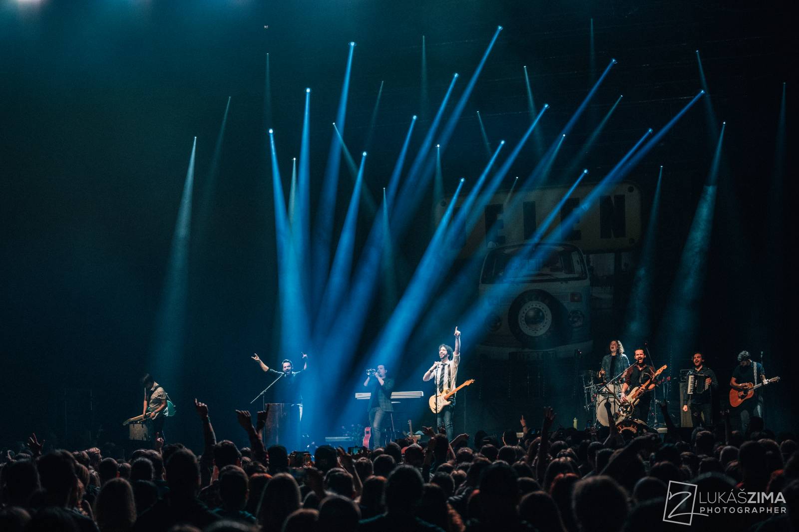 Ještě jednu noc. Kapela Jelen ovládla O2 universum, večer otevřela Kateřina Marie Tichá s Bandjeez