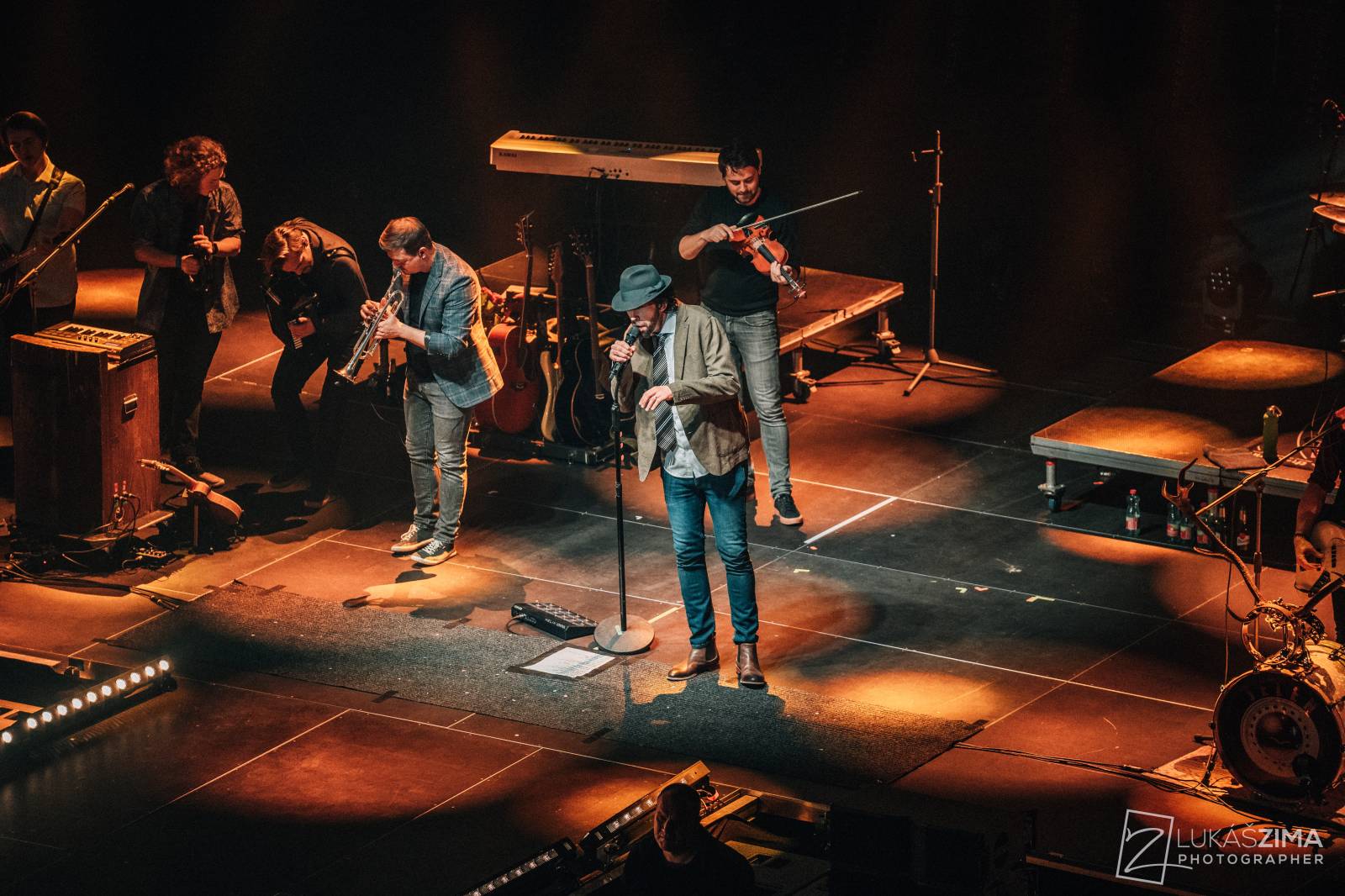 Ještě jednu noc. Kapela Jelen ovládla O2 universum, večer otevřela Kateřina Marie Tichá s Bandjeez