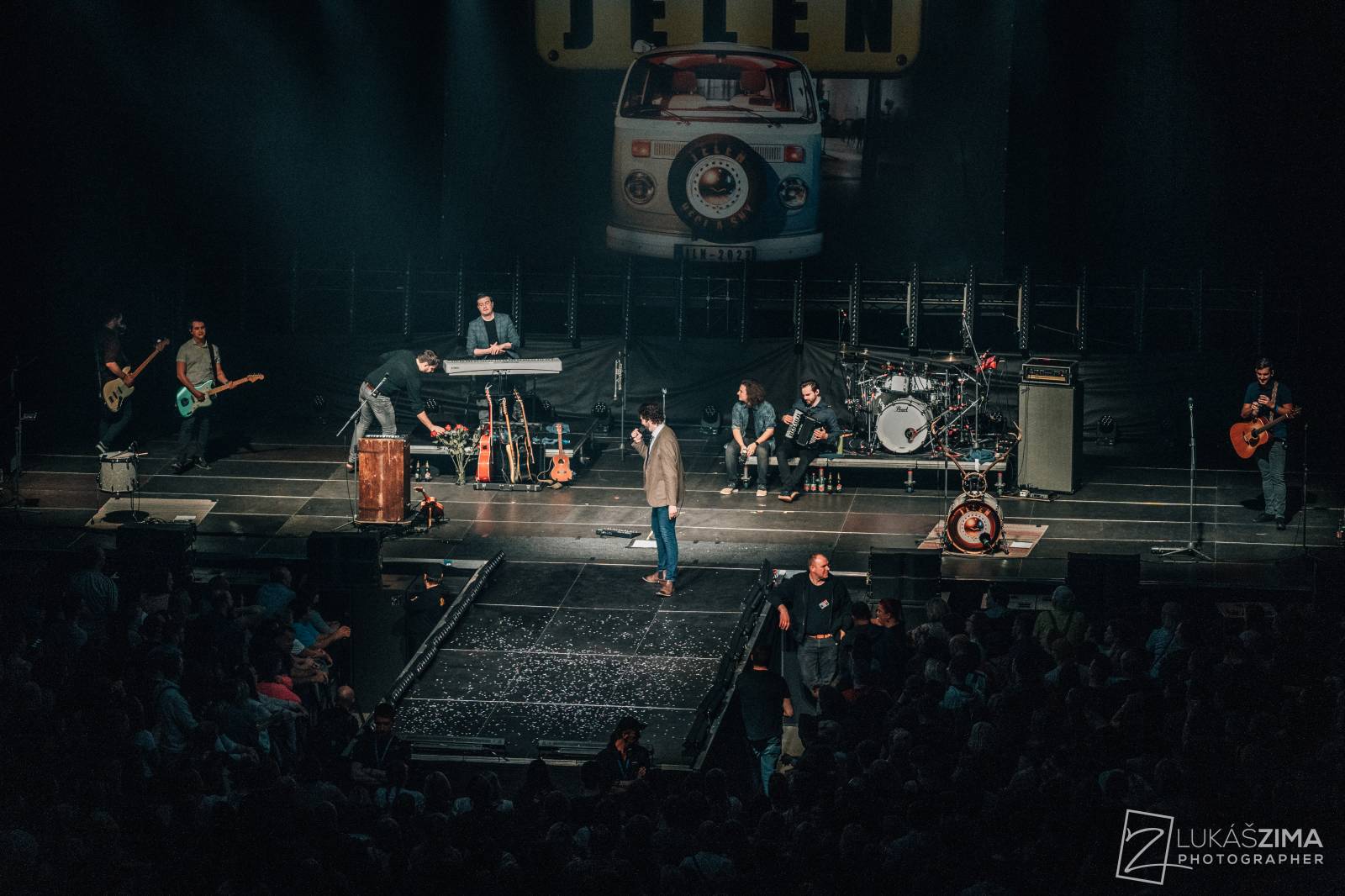 Ještě jednu noc. Kapela Jelen ovládla O2 universum, večer otevřela Kateřina Marie Tichá s Bandjeez