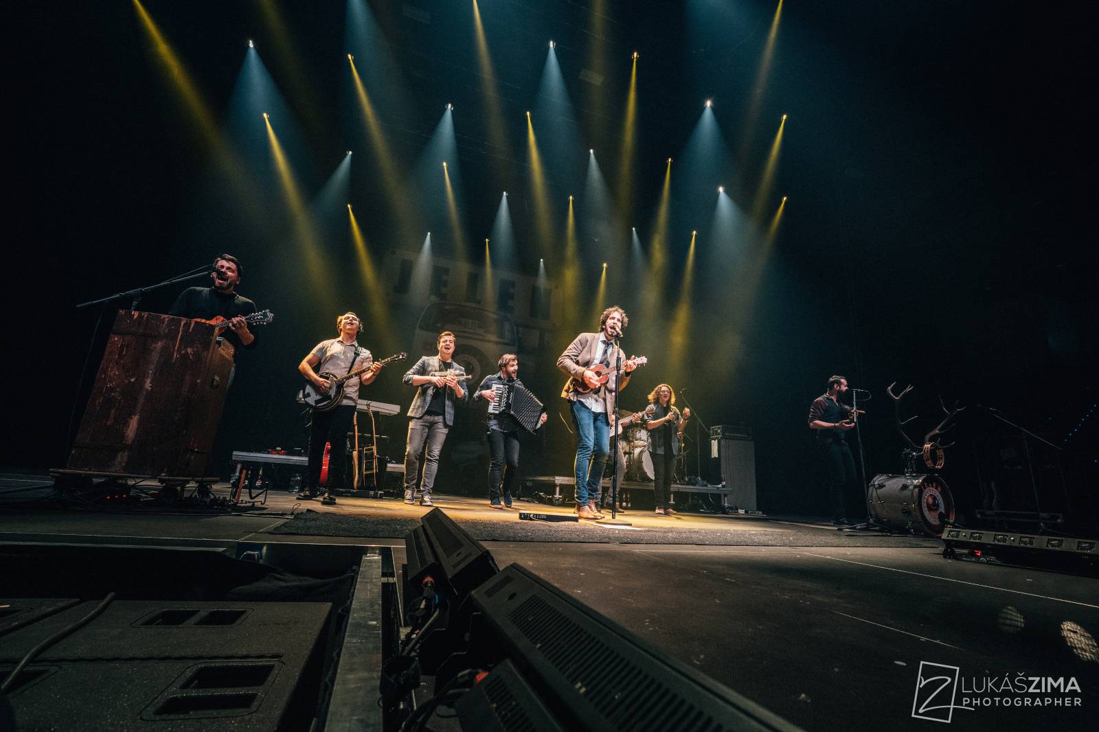 Ještě jednu noc. Kapela Jelen ovládla O2 universum, večer otevřela Kateřina Marie Tichá s Bandjeez