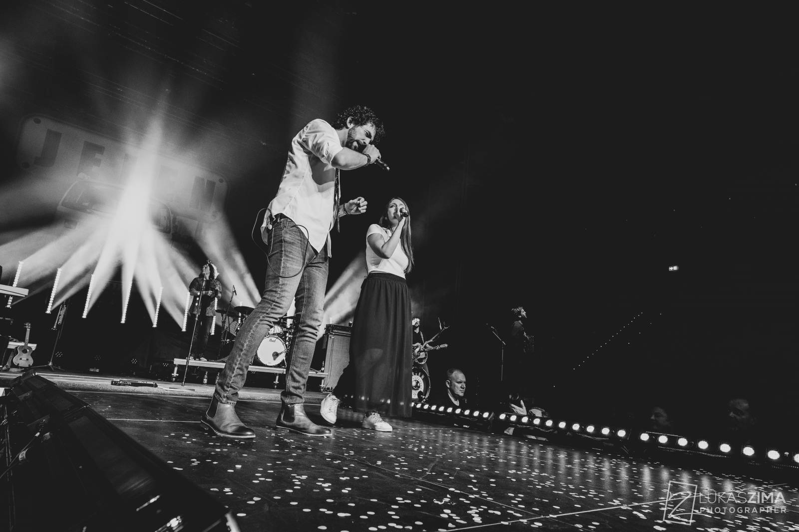 Ještě jednu noc. Kapela Jelen ovládla O2 universum, večer otevřela Kateřina Marie Tichá s Bandjeez