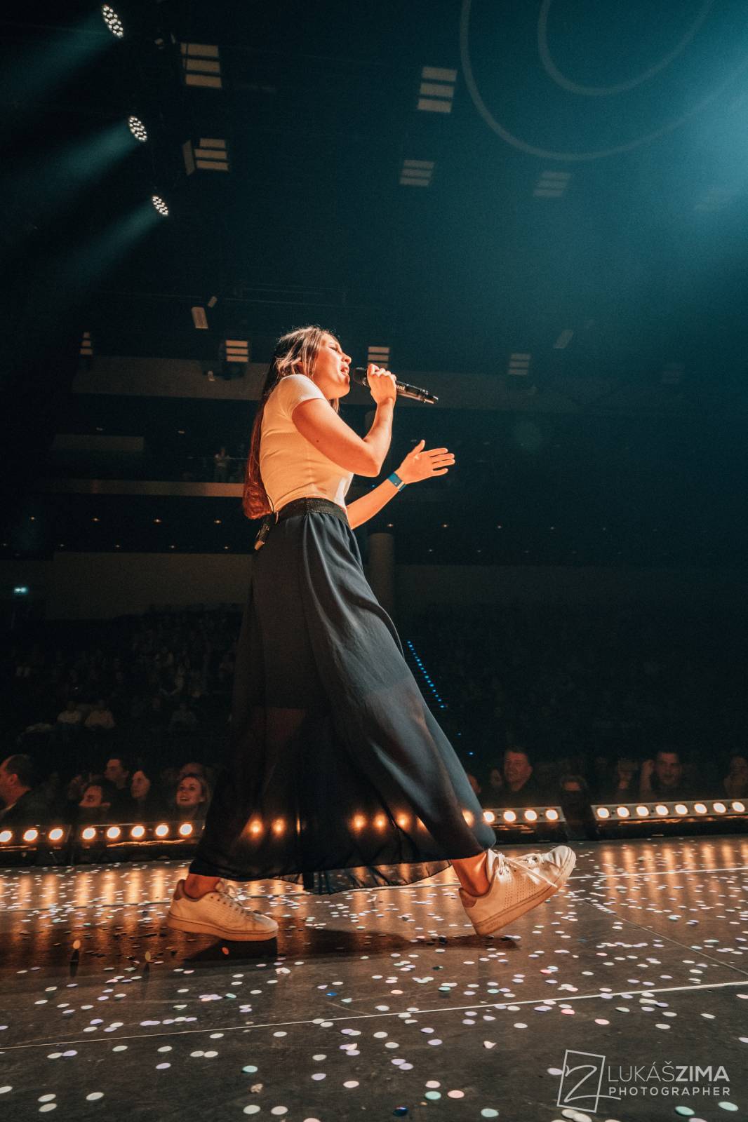 Ještě jednu noc. Kapela Jelen ovládla O2 universum, večer otevřela Kateřina Marie Tichá s Bandjeez