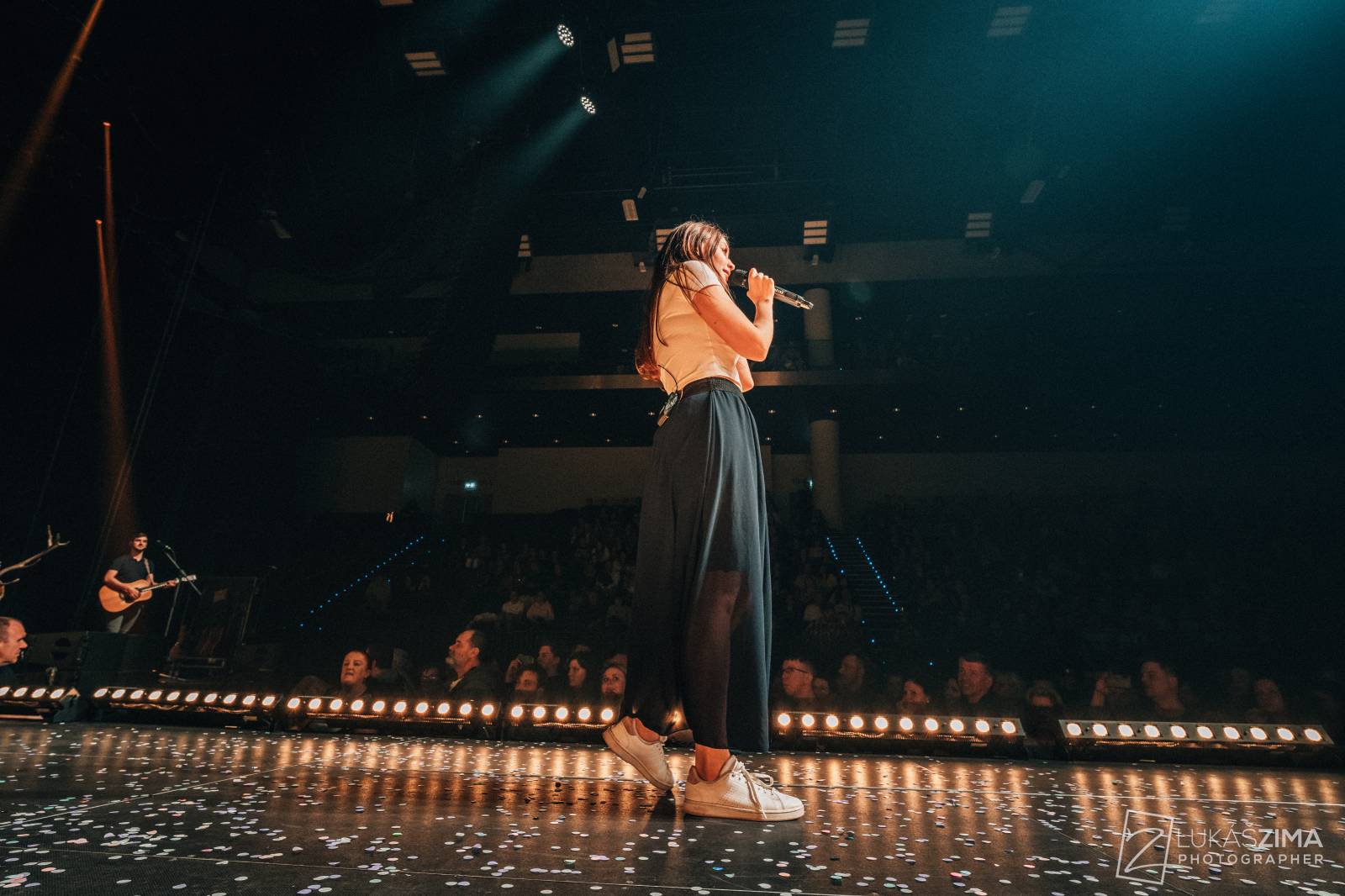 Ještě jednu noc. Kapela Jelen ovládla O2 universum, večer otevřela Kateřina Marie Tichá s Bandjeez