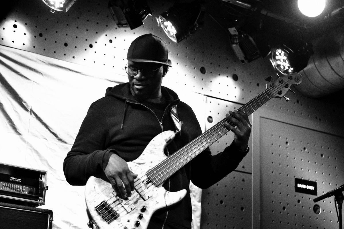 Pražským Jazz Dockem zněl elitní britský jazz s afro-jamajskými kořeny Camille George