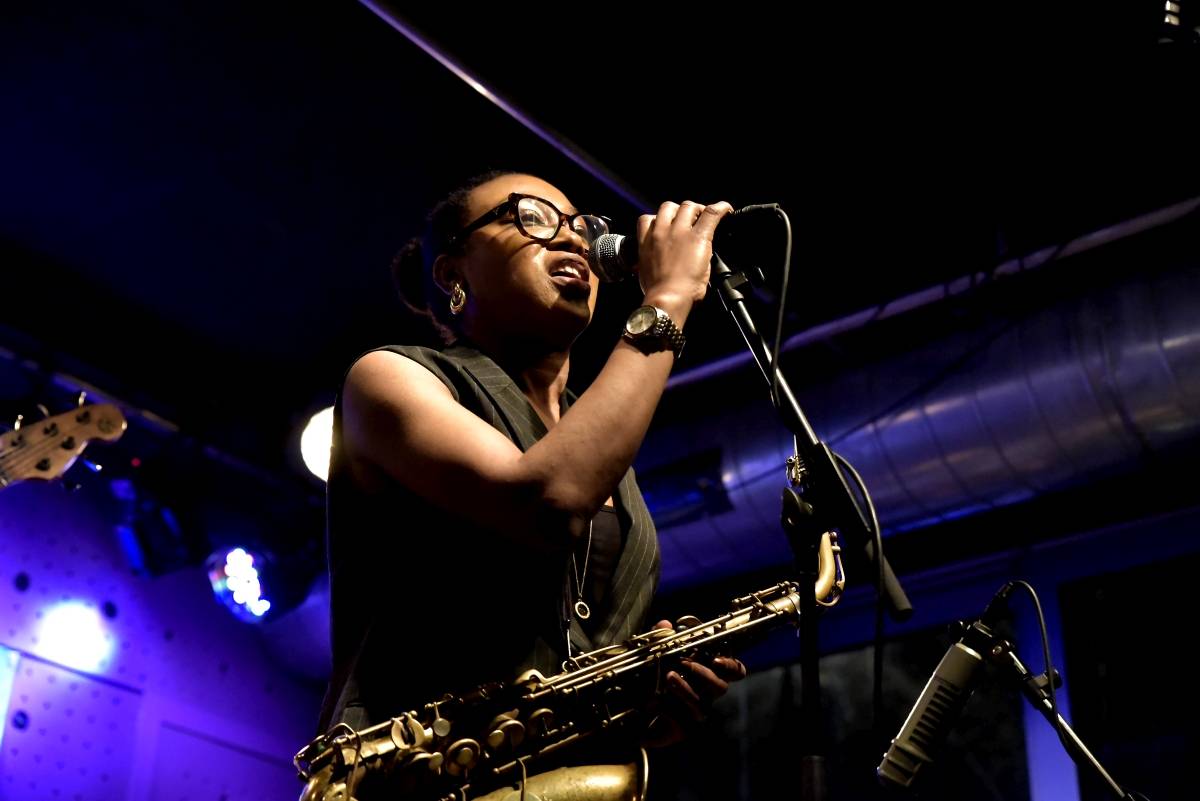 Pražským Jazz Dockem zněl elitní britský jazz s afro-jamajskými kořeny Camille George