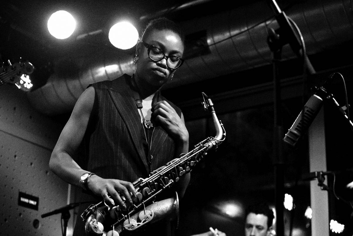 Pražským Jazz Dockem zněl elitní britský jazz s afro-jamajskými kořeny Camille George