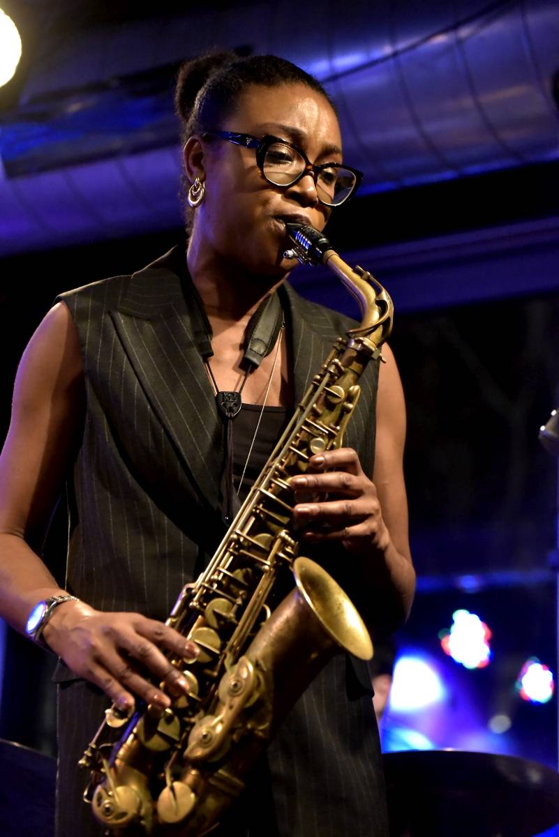 Pražským Jazz Dockem zněl elitní britský jazz s afro-jamajskými kořeny Camille George