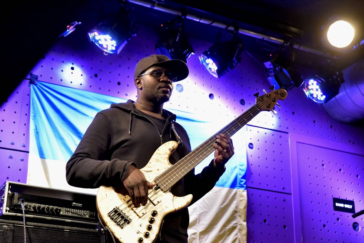 Pražským Jazz Dockem zněl elitní britský jazz s afro-jamajskými kořeny Camille George