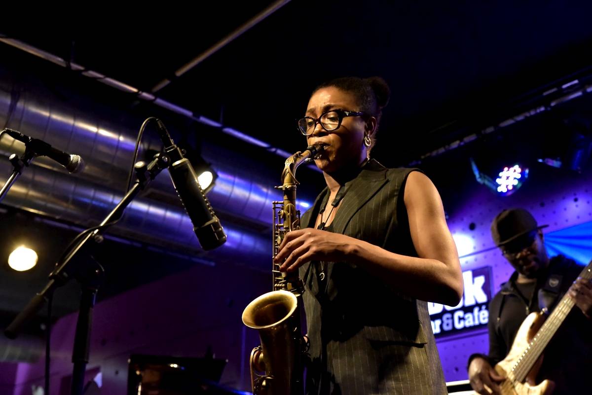 Pražským Jazz Dockem zněl elitní britský jazz s afro-jamajskými kořeny Camille George