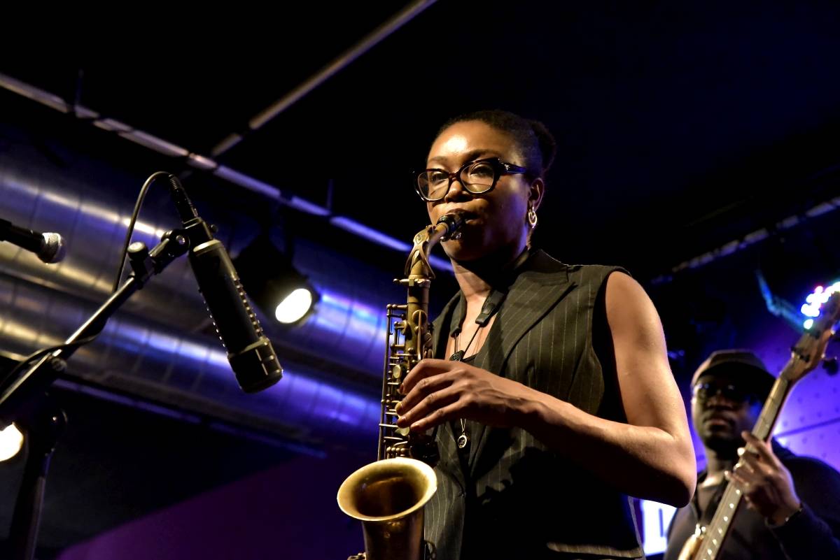 Pražským Jazz Dockem zněl elitní britský jazz s afro-jamajskými kořeny Camille George