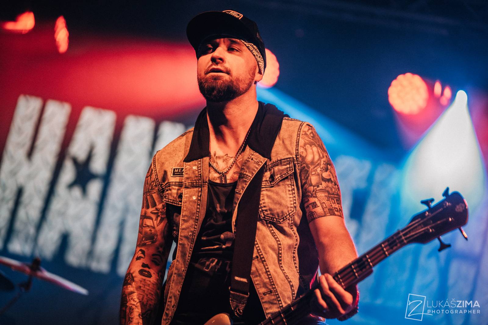 Harlej zaplnil kulturní dům v Čelákovicích, přes řev fanoušků nebylo slyšet vlastních myšlenek