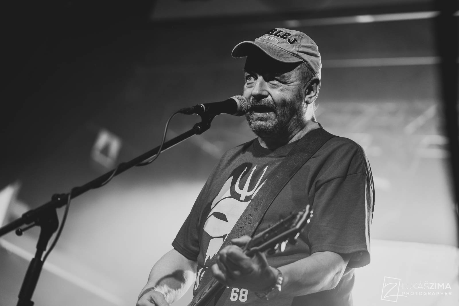 Harlej zaplnil kulturní dům v Čelákovicích, přes řev fanoušků nebylo slyšet vlastních myšlenek