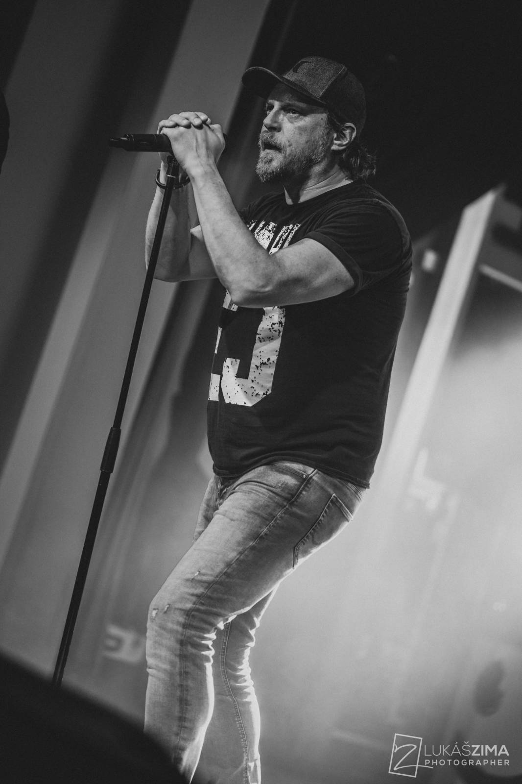 Harlej zaplnil kulturní dům v Čelákovicích, přes řev fanoušků nebylo slyšet vlastních myšlenek