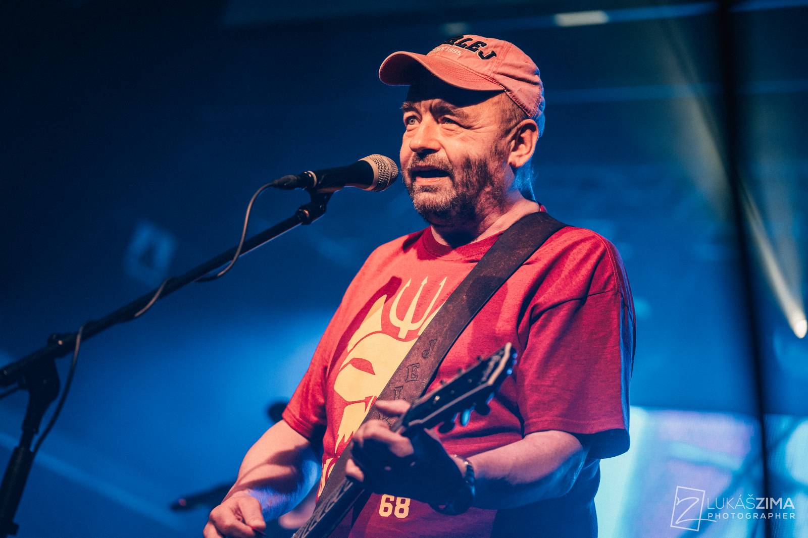 Harlej zaplnil kulturní dům v Čelákovicích, přes řev fanoušků nebylo slyšet vlastních myšlenek