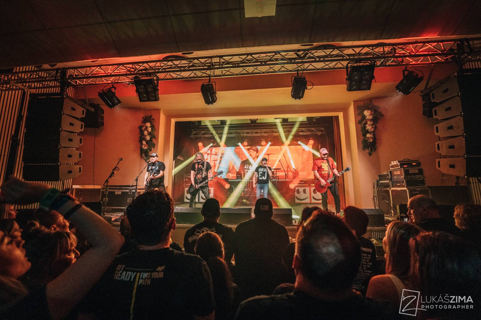 Harlej zaplnil kulturní dům v Čelákovicích, přes řev fanoušků nebylo slyšet vlastních myšlenek