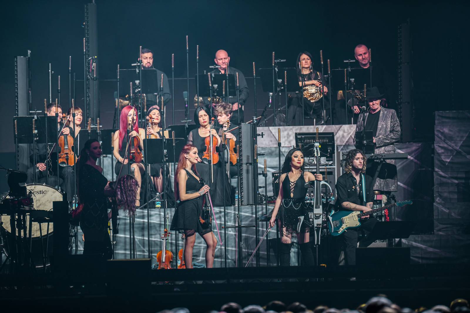 Hans Zimmer se vrátil do O2 areny. Zazněly slavné melodie z Pirátů z Karibiku nebo Jamese Bonda