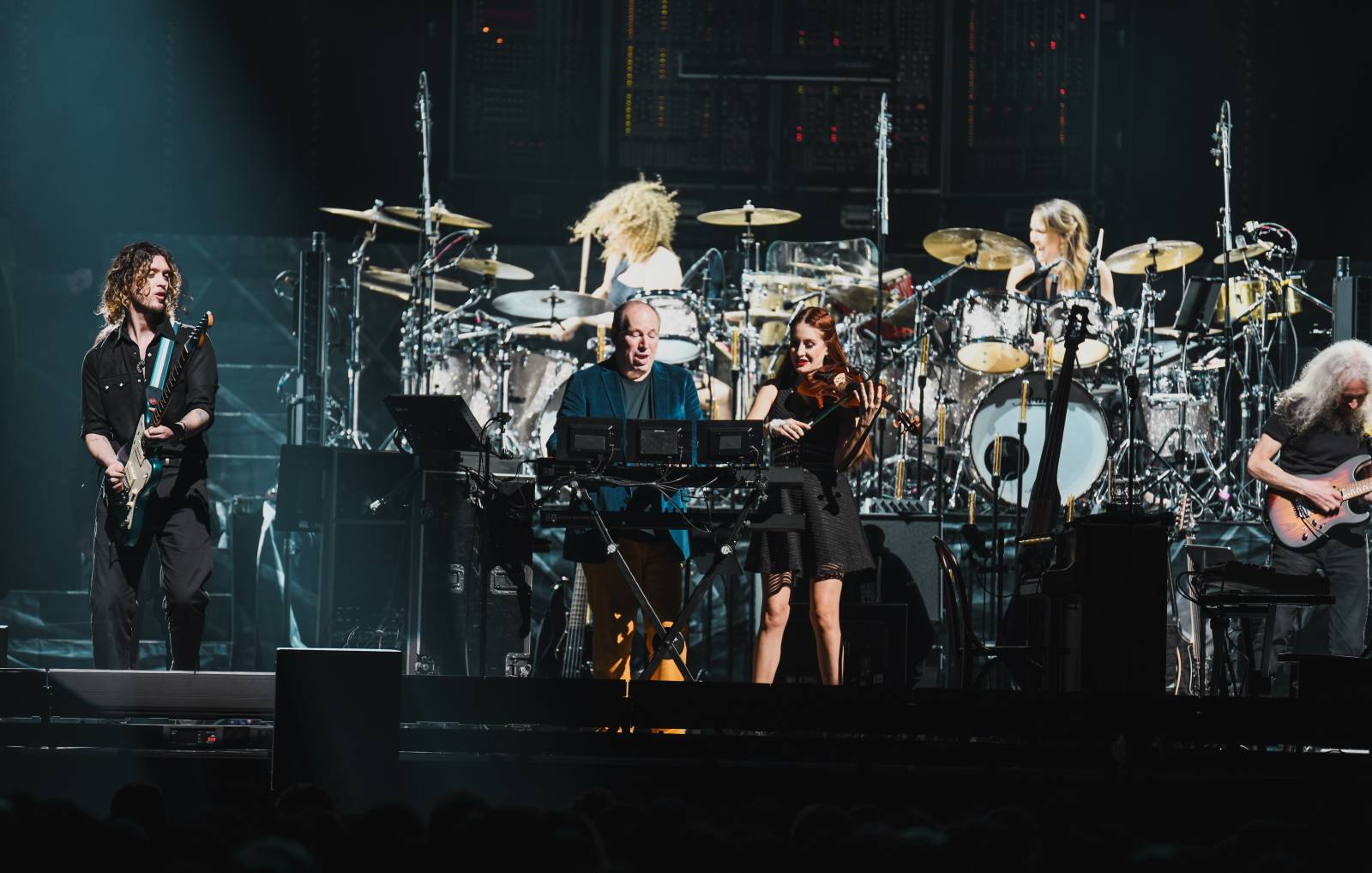 Hans Zimmer se vrátil do O2 areny. Zazněly slavné melodie z Pirátů z Karibiku nebo Jamese Bonda