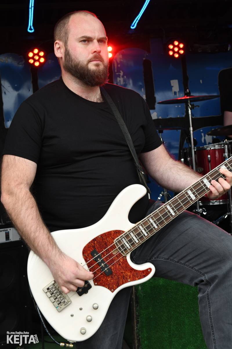 Přehlídka čír začala: V Modré Vopici zahráli Pořád stejně, Bez šance, Reckless a další