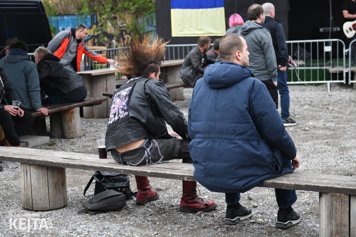 Přehlídka čír začala: V Modré Vopici zahráli Pořád stejně, Bez šance, Reckless a další