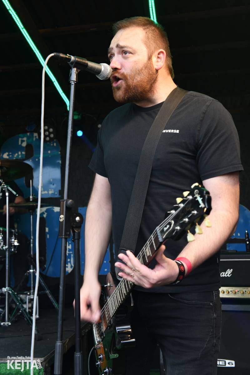 Přehlídka čír začala: V Modré Vopici zahráli Pořád stejně, Bez šance, Reckless a další