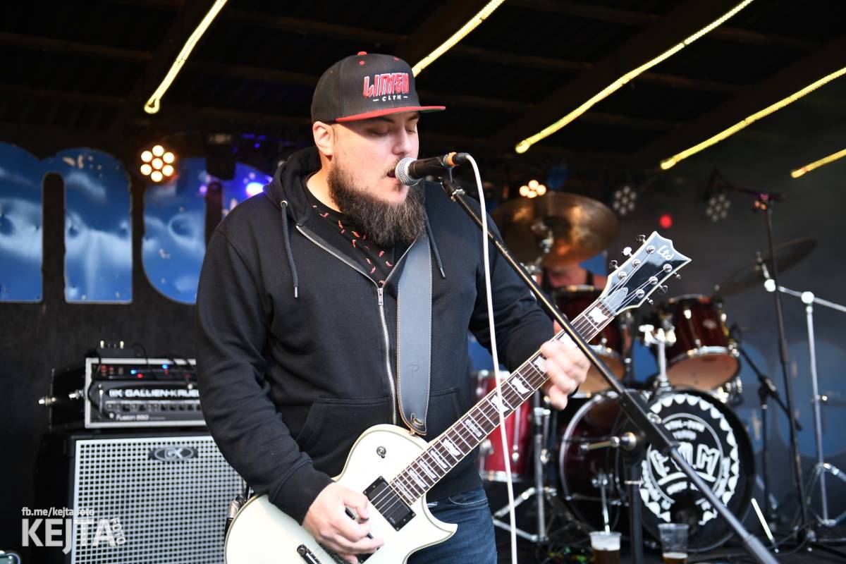 Přehlídka čír začala: V Modré Vopici zahráli Pořád stejně, Bez šance, Reckless a další