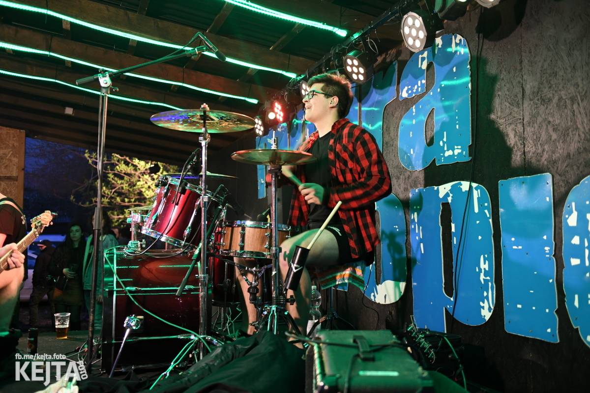 Přehlídka čír začala: V Modré Vopici zahráli Pořád stejně, Bez šance, Reckless a další