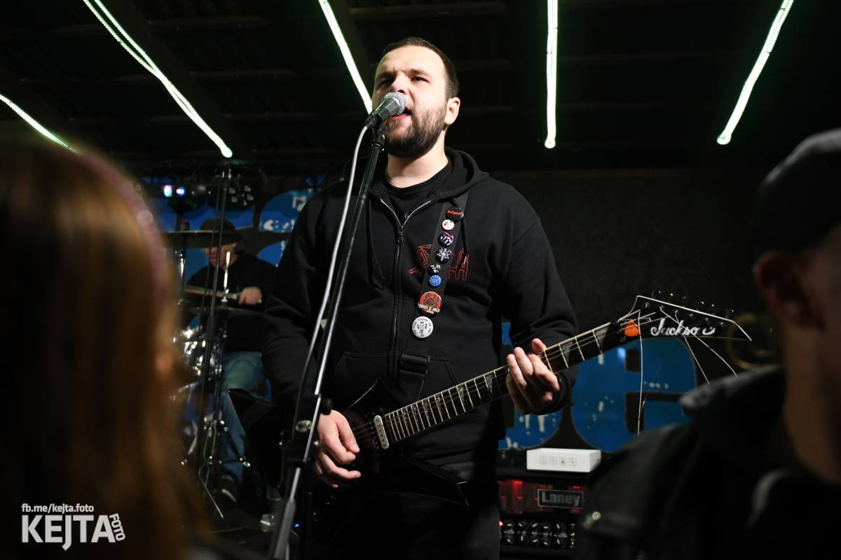 Přehlídka čír začala: V Modré Vopici zahráli Pořád stejně, Bez šance, Reckless a další